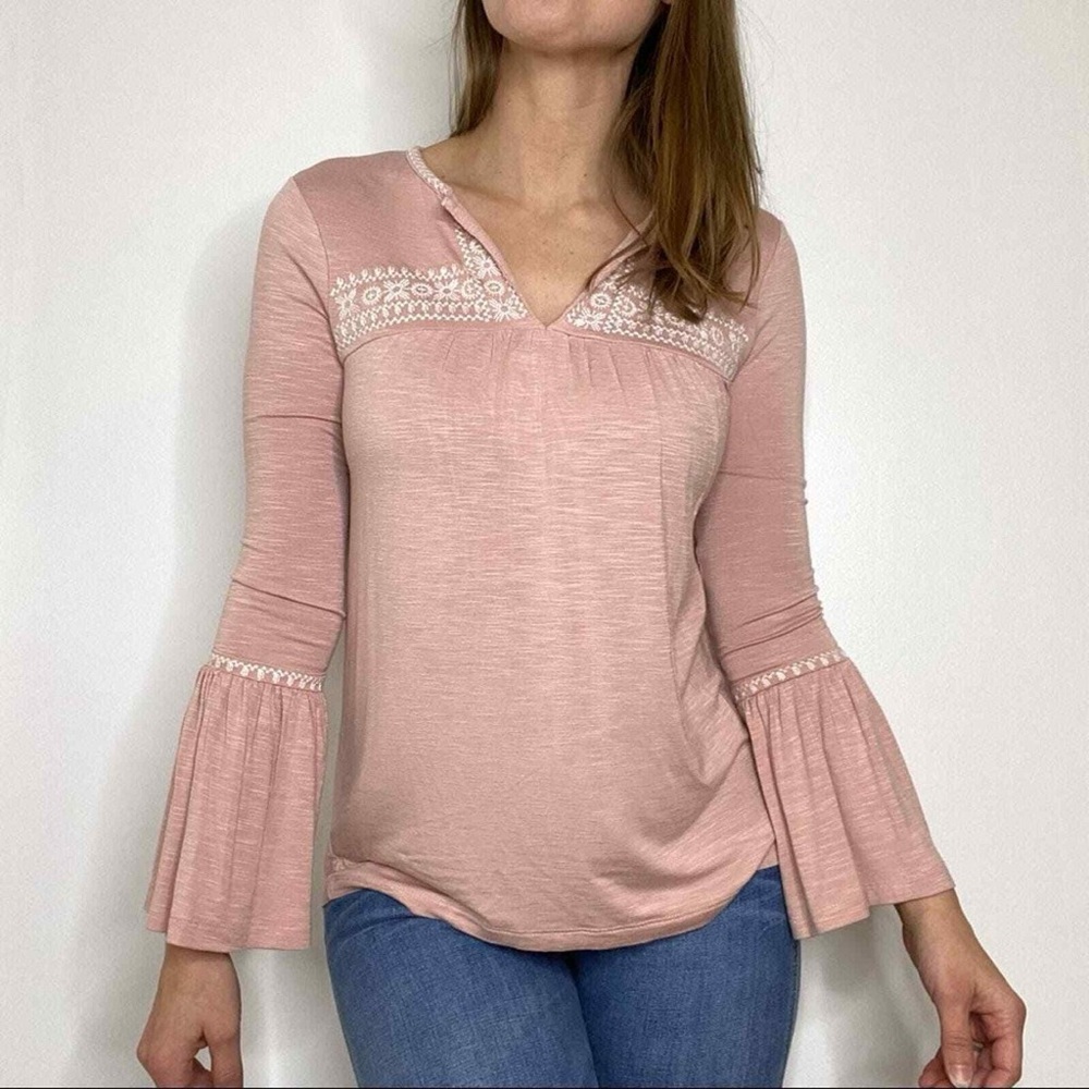 Anthropologie Meadow Rue Blush Pink Bell Sleeve Embroidered Blouse Top Size XS - Picture 2 of 13